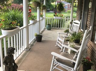 16895 S Meadowpark Dr, Walton Hills, OH