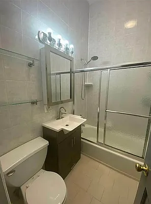 Rented by Standard Living Realty Inc | media 18