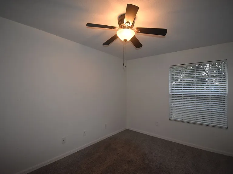2620 Lancaster Ct — Photo 17