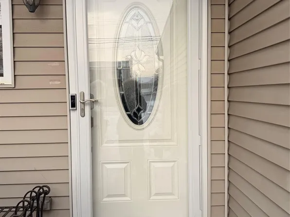 2712 Schleigel Boulevard, Amityville, NY 11701