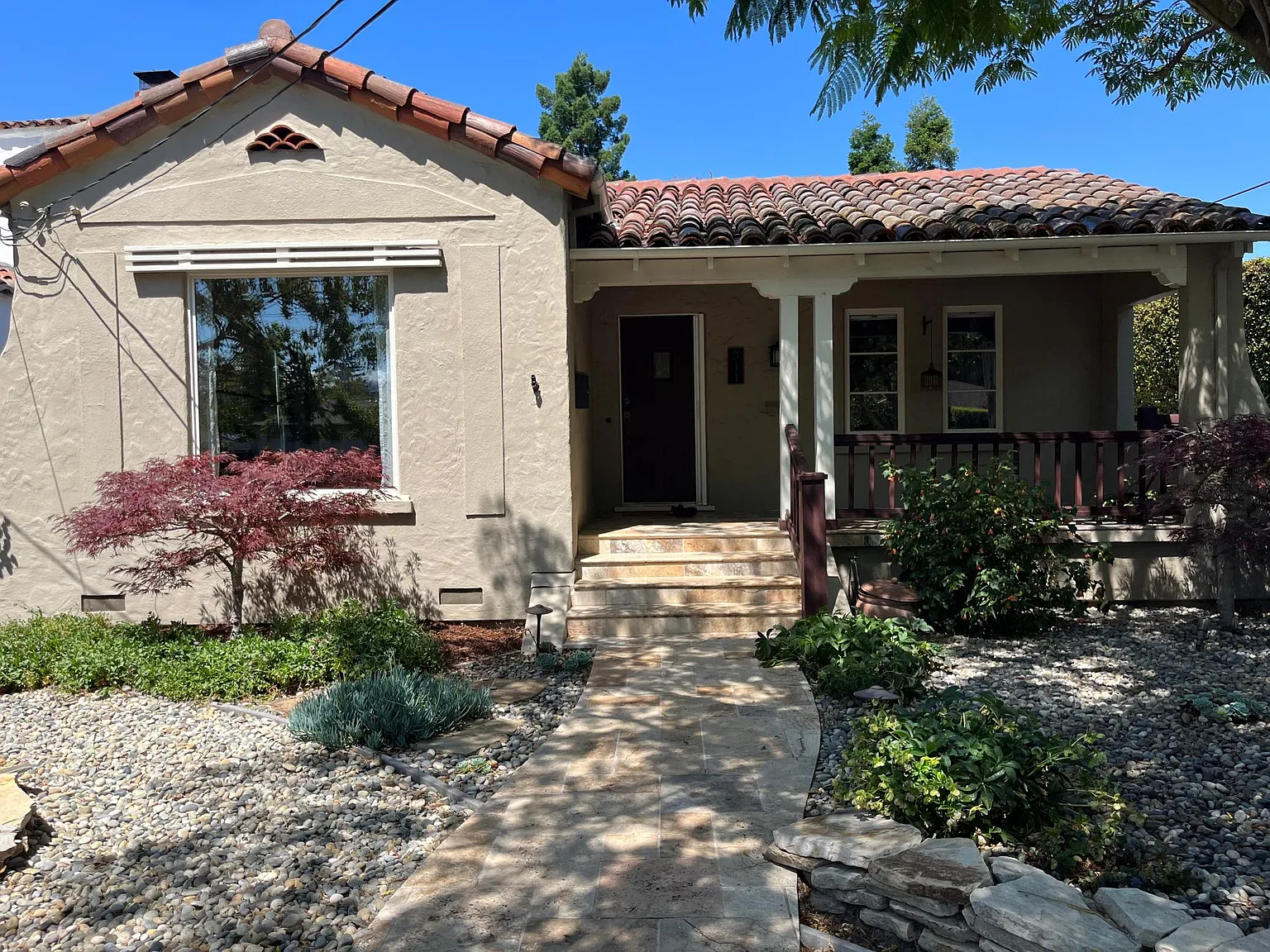 511 Iris St photo 1