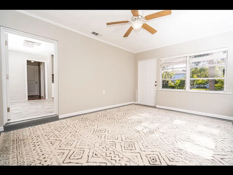 204 S Peninsula Ave — Photo 14
