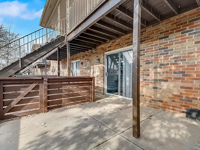 WatersEdge Denton Apartments — Photo 20