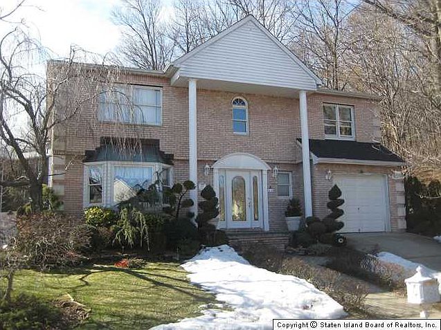 1st image of 60 Francis Pl