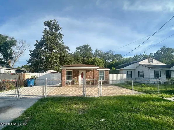 8300 BERRY Avenue, Jacksonville, FL 32211