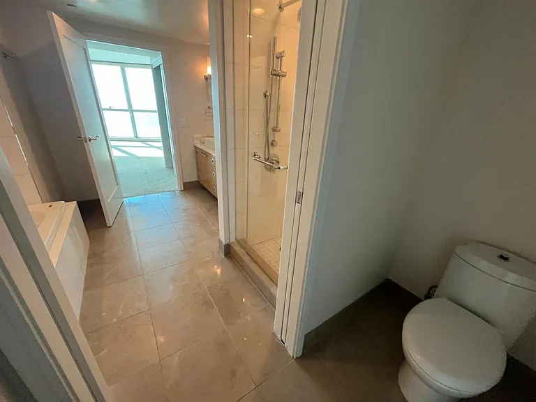 1177 Queen St #4404 — Photo 6