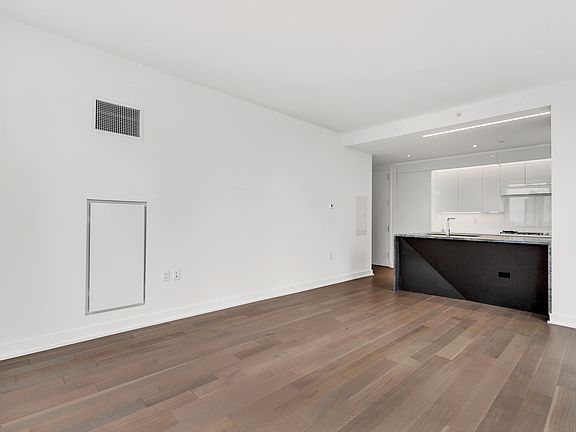 3rd image of 400 Park Ave S APT 31A