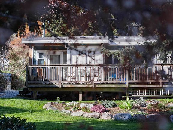 4th image of 1035 Rosamund Rd