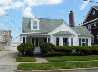 319 Ocean Rd, Ocean City, NJ 08226