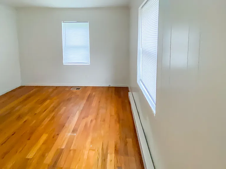 3415 Danbury Rd — Photo 10