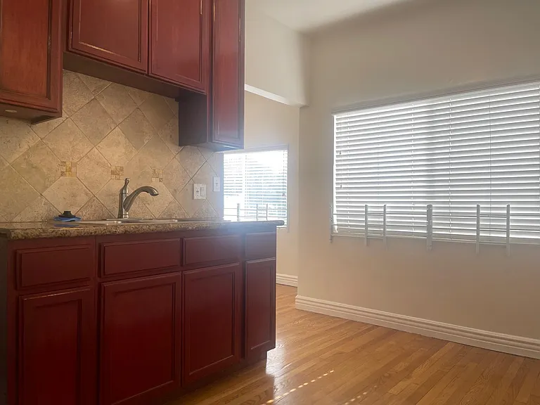 719 N Madison Ave #721-1/4 — Photo 9