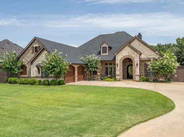 113 Red Bud Dr, Aubrey, TX 76227