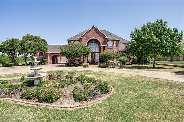 1st image of 2919 Lakeview Dr