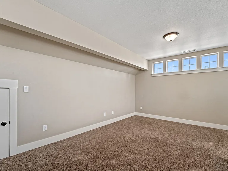 1064 SE Leonel Ln — Photo 37