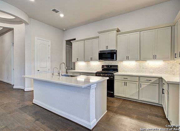 3rd image of 408 Huntwick Drive