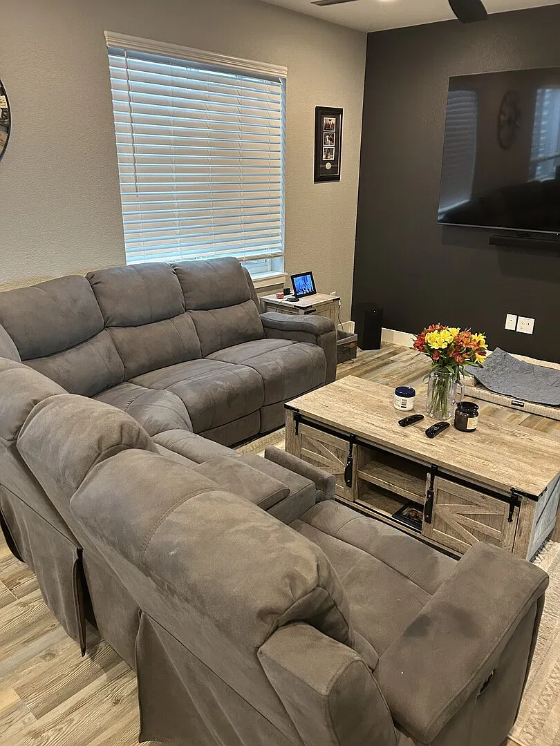 Basement Apartment in Beautiful Ranch House — Photo 3