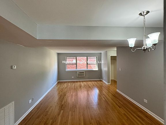 3rd image of 4924 Mulford St Unit 3A