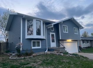 1911 Hartman Rd, Lincoln, NE 68522