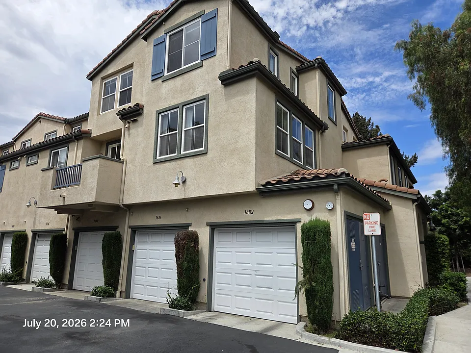 1682 Paseo Aurora