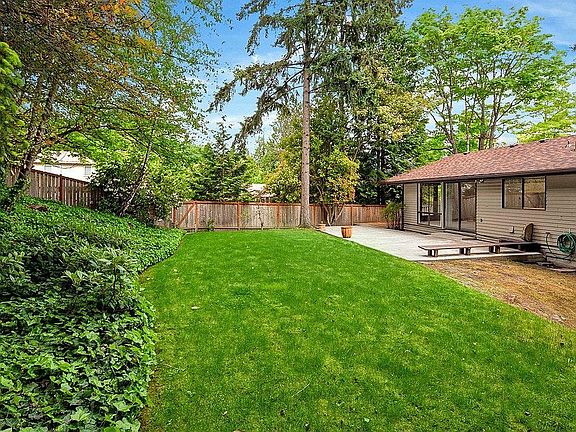 5th image of 2835 177th Ave NE