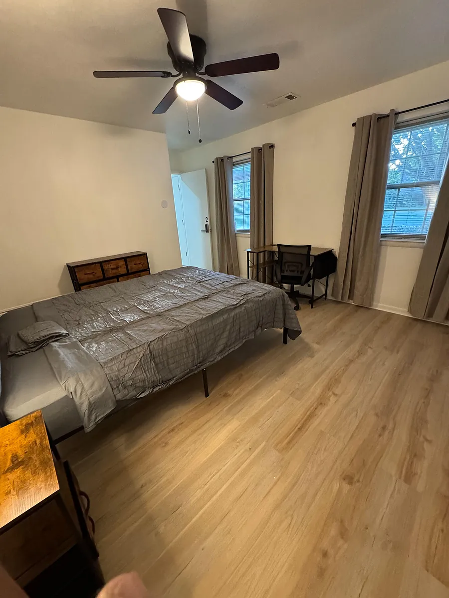Bedroom 2b - Avenue C