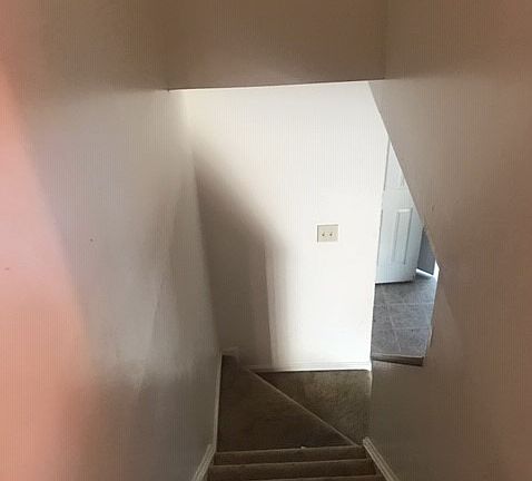 .stairway to main level