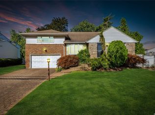 973 Hewlett Dr, Valley Stream, NY 11581