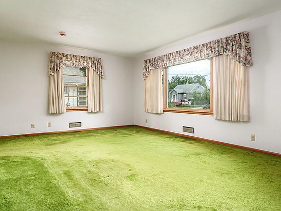 4th image of 2811 Horton St