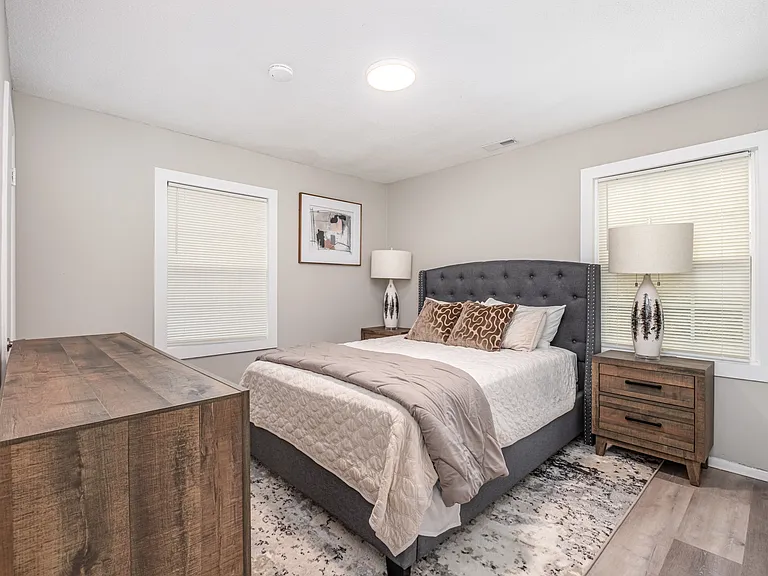 535 W Craighead Rd — Photo 10