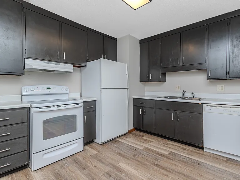 4363 Medina Dr — Photo 9