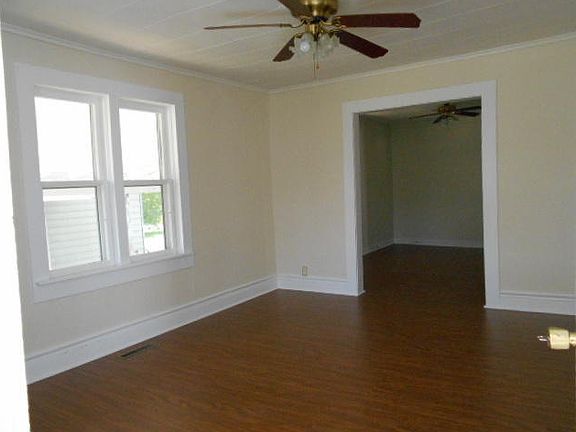 5th image of 108 Belmont St