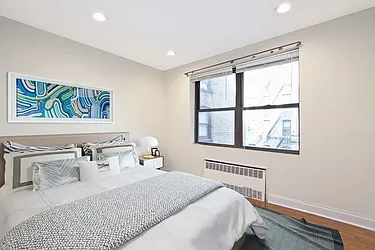 Rented by R New York