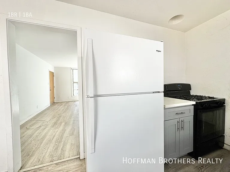 5059 W 20th St #1 — Photo 2
