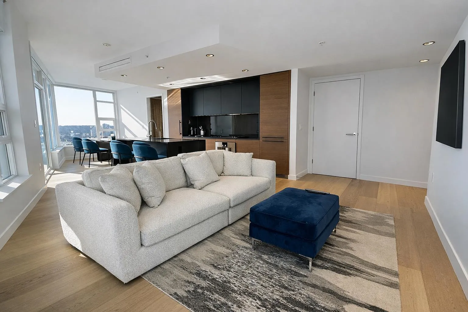 1289 Hornby St #3309 photo 1
