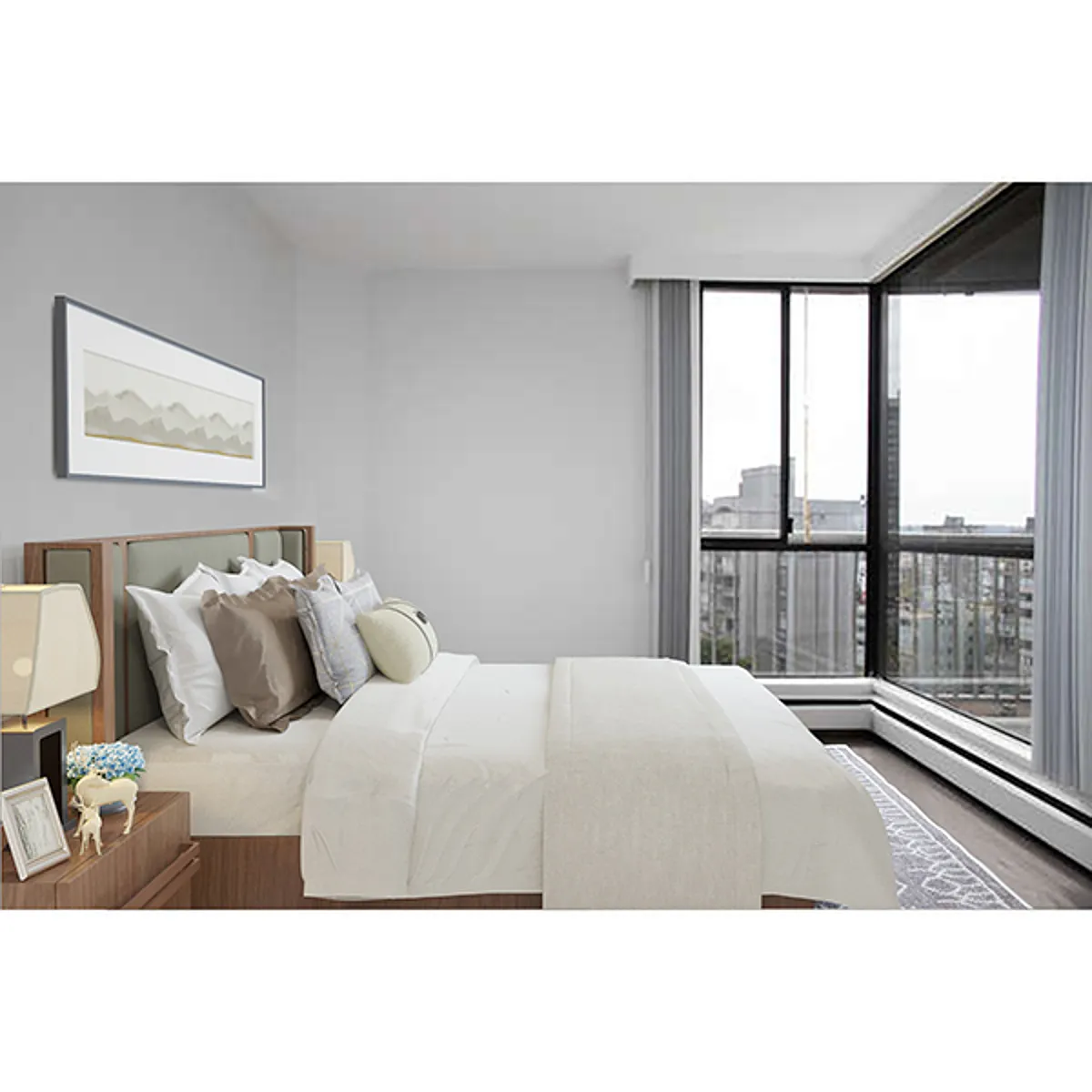 Building Photo - 1265 Burnaby St #1106