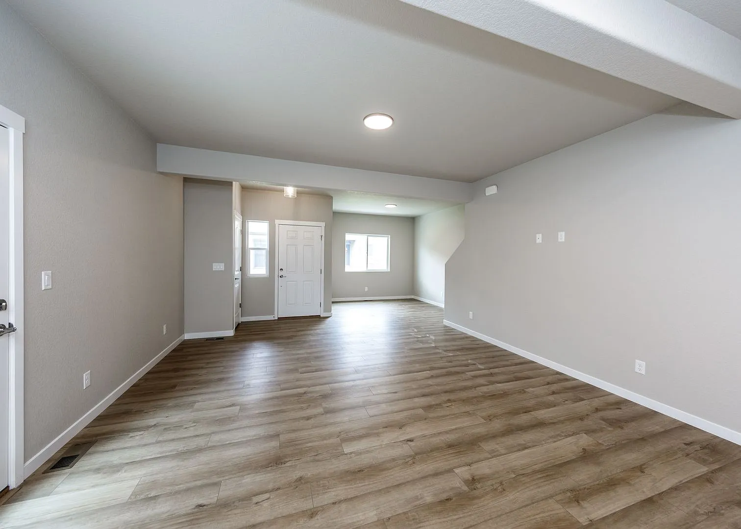 Brand-New 3BR/2.5BA Townhome with 1,100 Sq Ft Basement & 2 Garages in Palomino Ranch — Photo 4