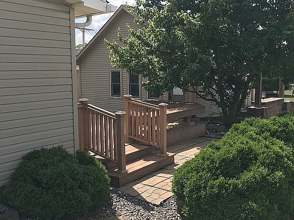 2nd image of 1310 Lincoln Dr
