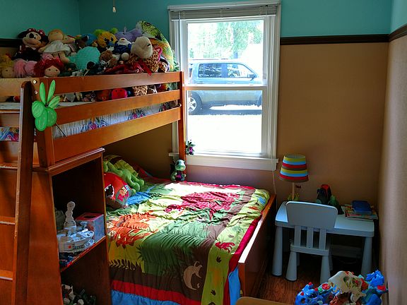 Our little dinosaurs bedroom!