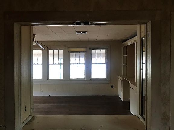 3rd image of 229 S Broadway St