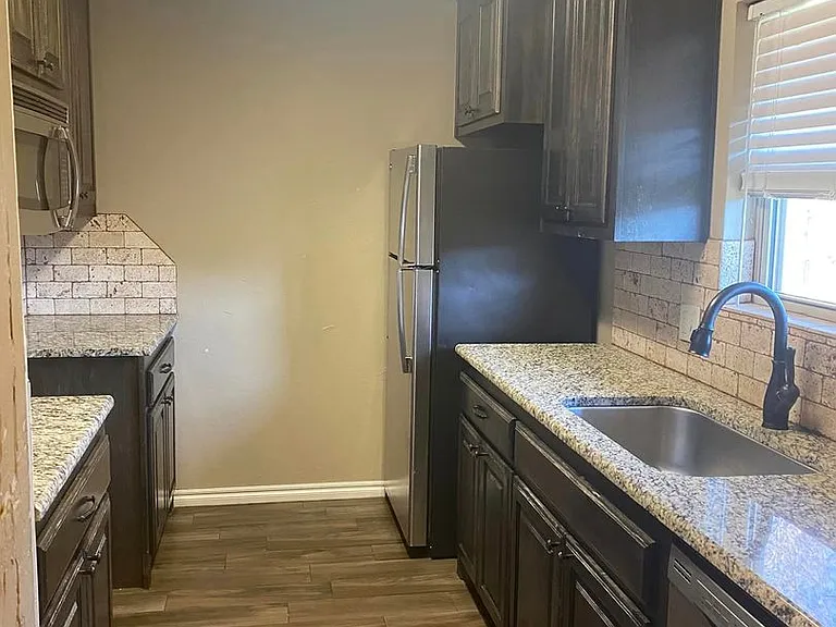 6601 NW Denver Ave — Photo 3