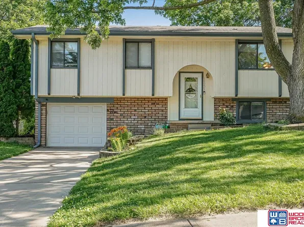 15223 Adams St, Omaha, NE 68137