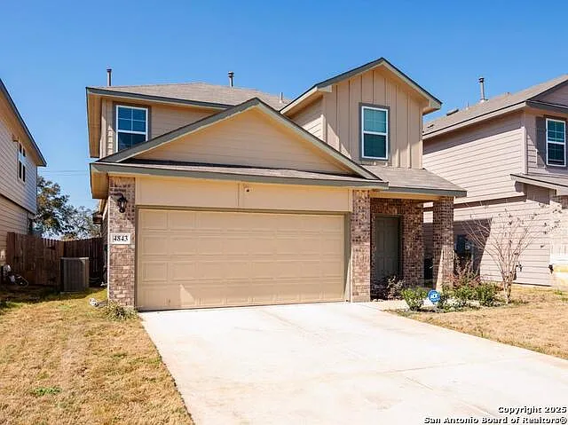 4 bed, 2.5 bath, 2182 sqft, $2,100 — Photo 2