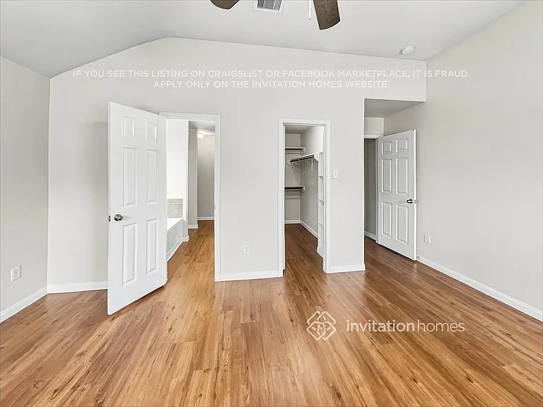 4026 Hawthorn Arbor Ct — Photo 9