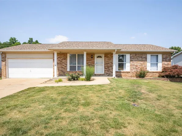 329 Kenwood St, Farmington, MO 63640