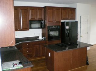 8403 Chaucer House Ct, Lorton, VA 22079