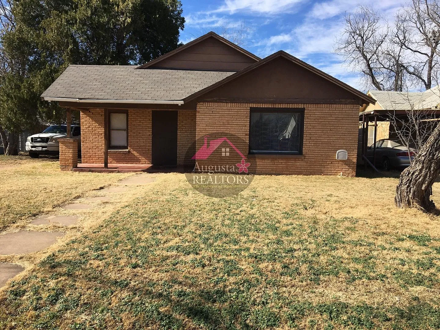Very cute 2 Bedroom 1 Bath with Bonus Room. — Photo 2