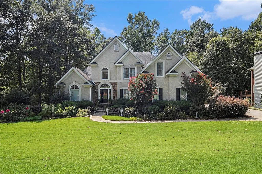 1355 Lake Forest Ln photo 1