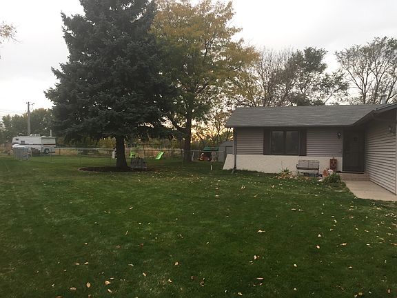 4th image of 96 Maplewood Cir