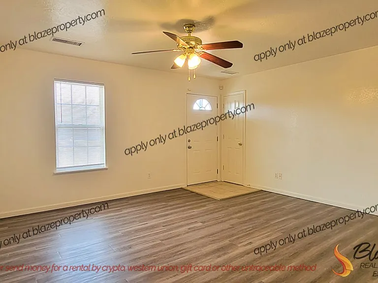 3132 Walnut St — Photo 4