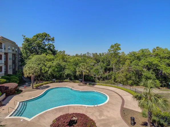 200 River Landing Dr #F204, Daniel Island, SC 29492
